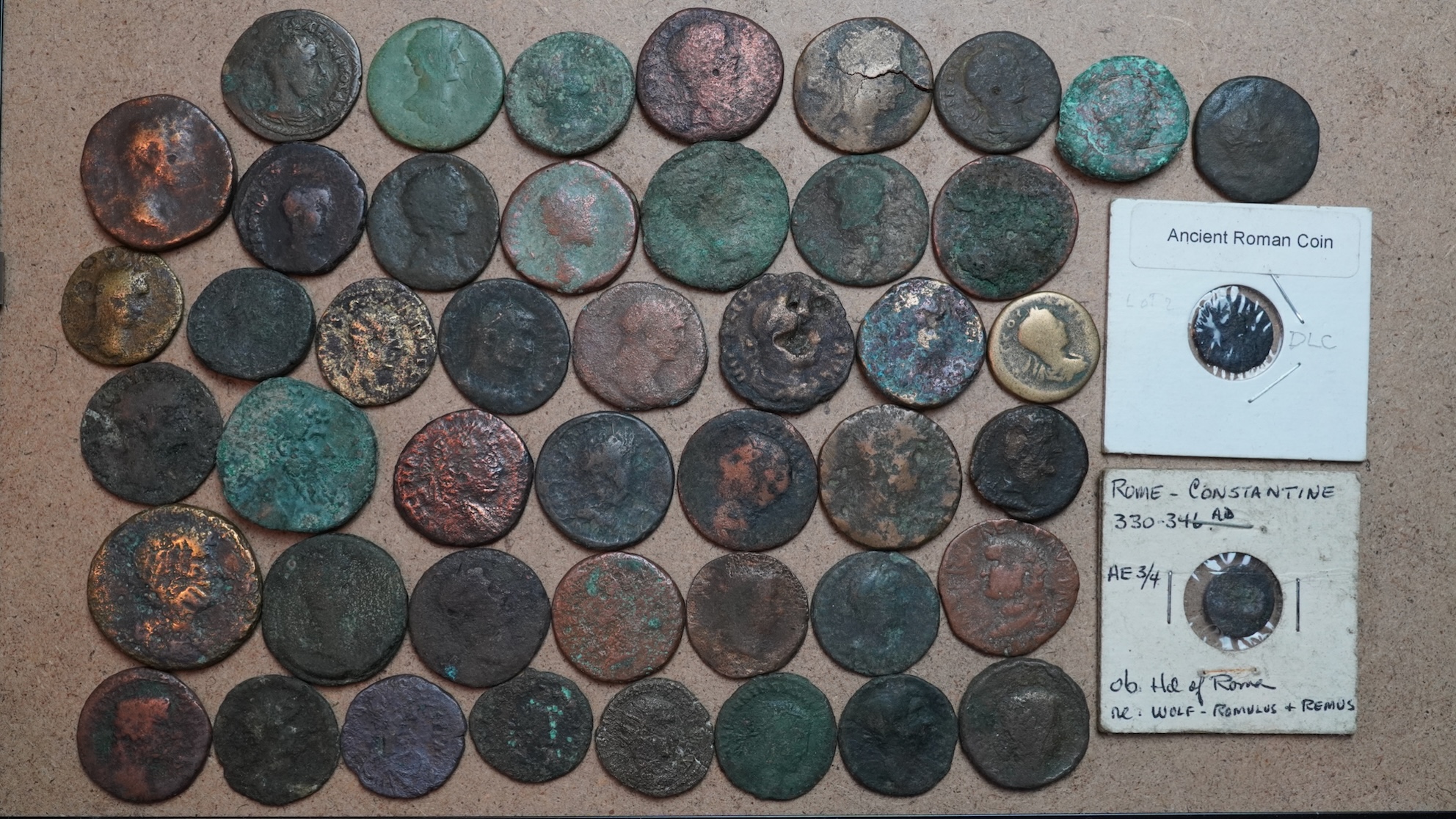 Lot de 47 monnaies antiques (Sesterces, As, Dupondius, ...)