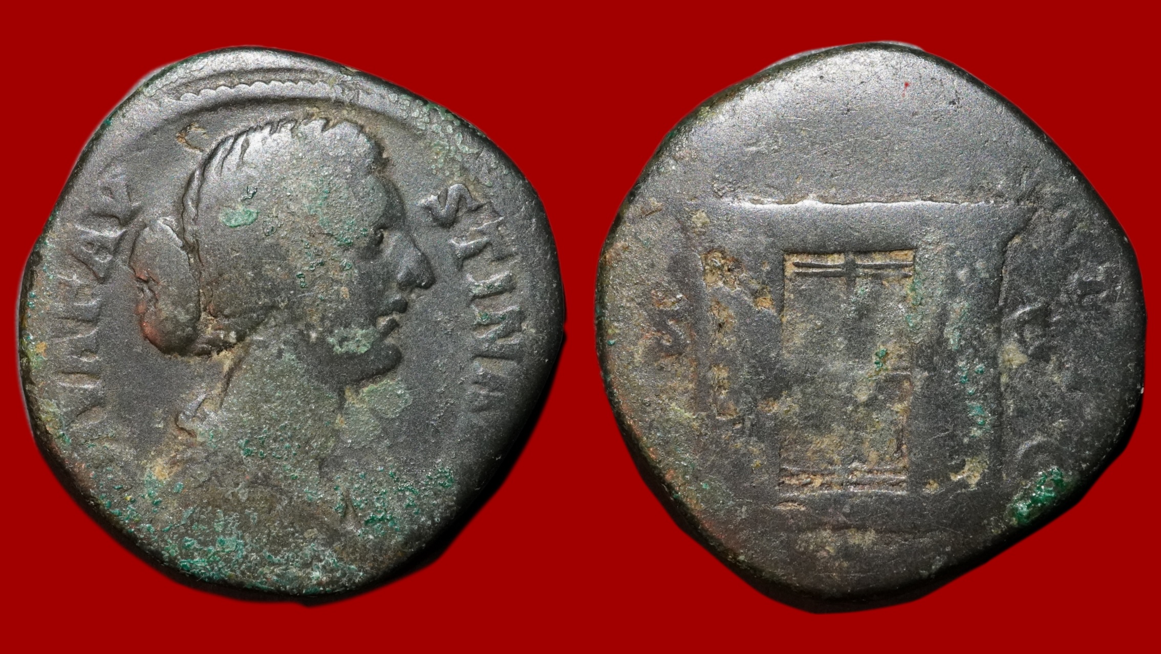 Diva Faustina - Sesterce