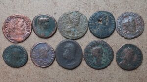 Lot de 10 monnaies romaines