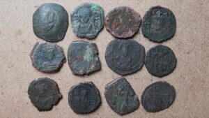 Lot de 12 monnaies byzantines