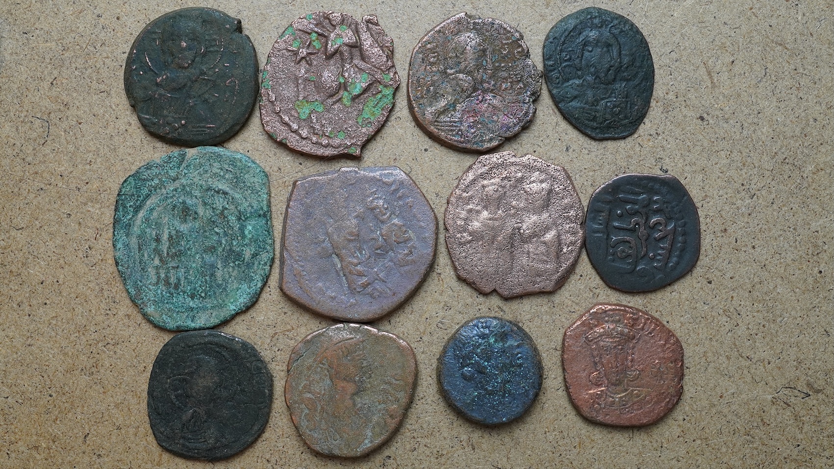 Lot de 12 monnaies antiques