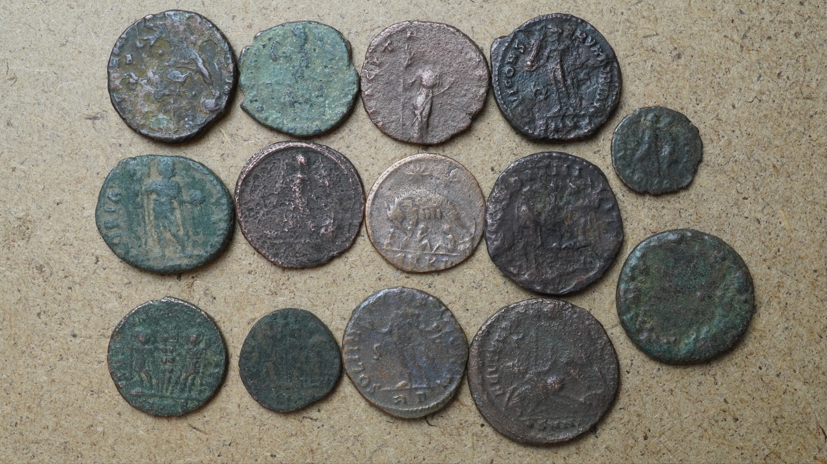 Lot de 14 monnaies romaines – Image 2