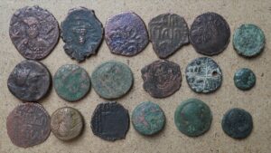 Lot de 18 monnaies antiques