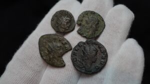 Lot de 4 monnaies romaines